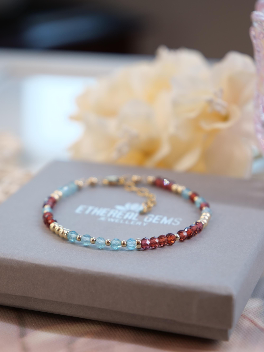 Apatite & Malaya Garnet Bracelet, Gemstone bracelet, Dainty gemstone bracelet, Statement bracelet, Stacking bracelet, Blue red bracelet