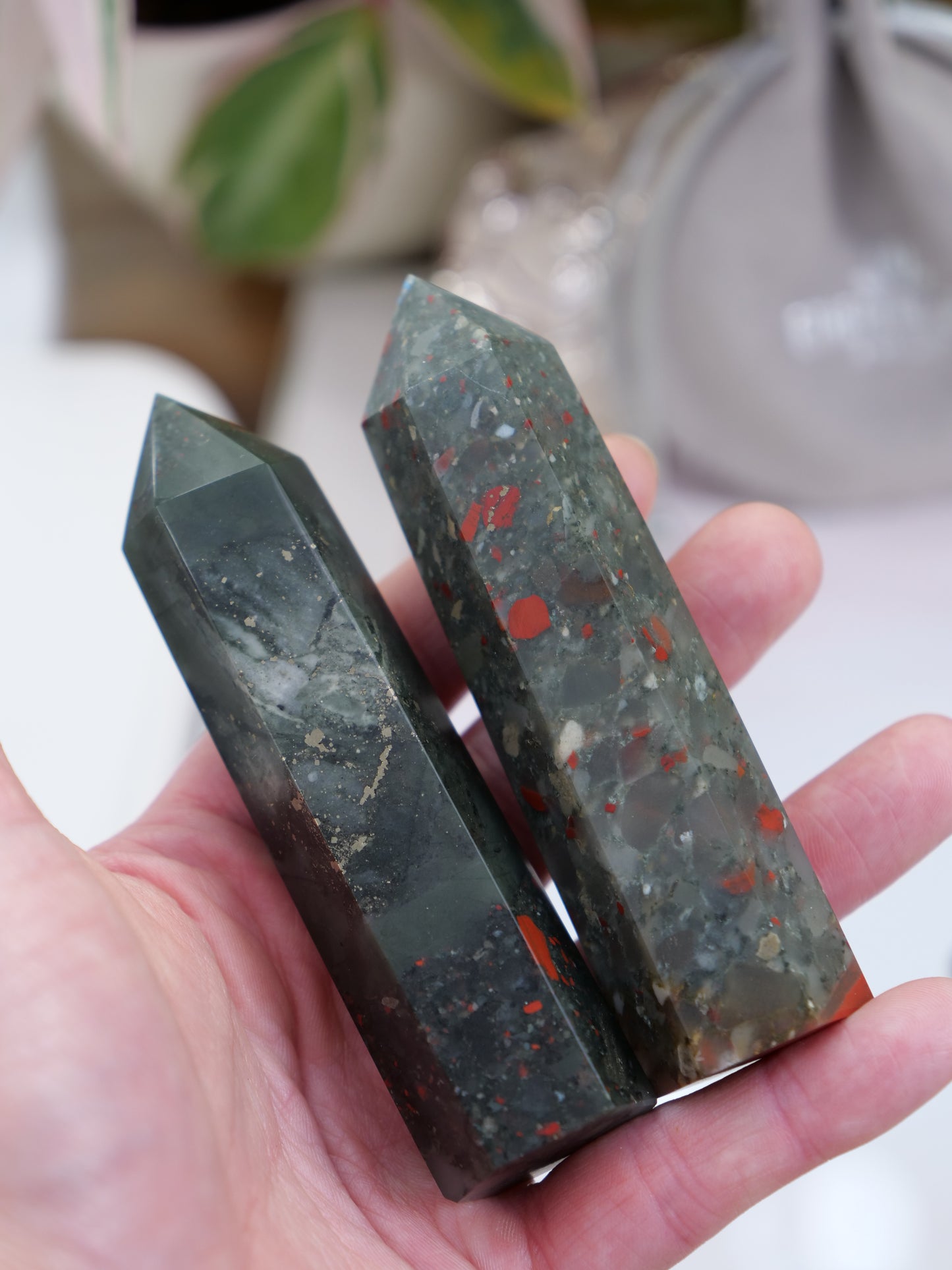 Bloodstone 3.9-inch Natural Energy Crystal Tower Point Mineral Gemstone, Home Decoration Obelisk Gift Meditation Wand Gem