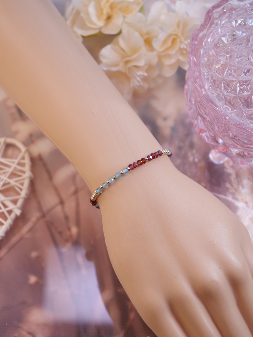 Apatite & Malaya Garnet Bracelet, Gemstone bracelet, Dainty gemstone bracelet, Statement bracelet, Stacking bracelet, Blue red bracelet