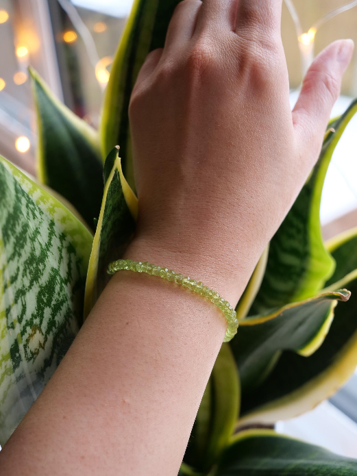 Peridot 5 mm Beaded Natural Gemstone Sterling Silver / 14ct Gold Filled Elastic Bracelet, Genuine Top Grade Gift Jewellery,August Birthstone